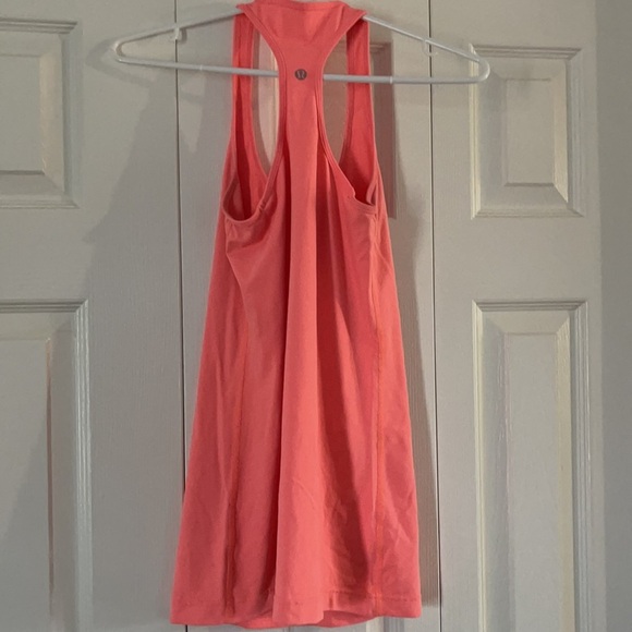 Lululemon tank top 🥰🥰 - Picture 2 of 2